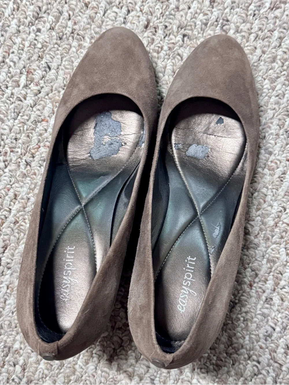 Easy Spirit Taupe Suede Round-Toe Wedge Heels – Women’s Size 10